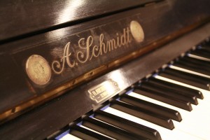 Schmidt piano