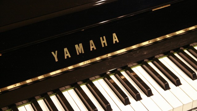 Yamaha piano U1
